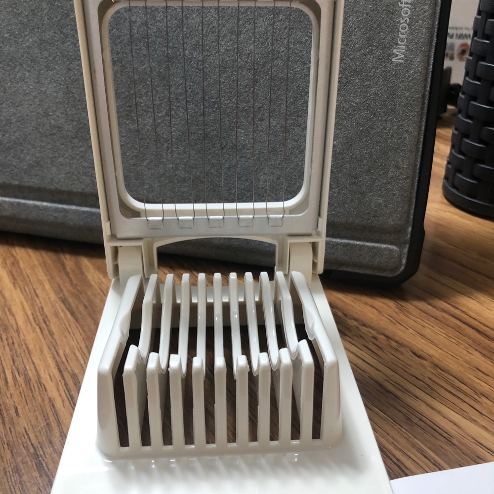 Pampered chef egg slicer plus